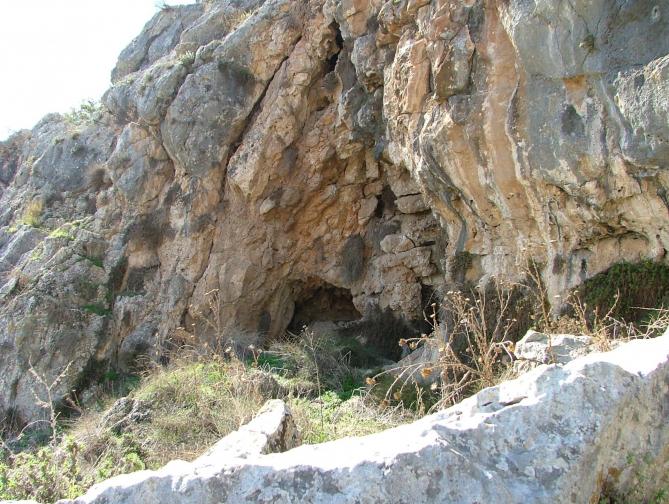 Carmel caves