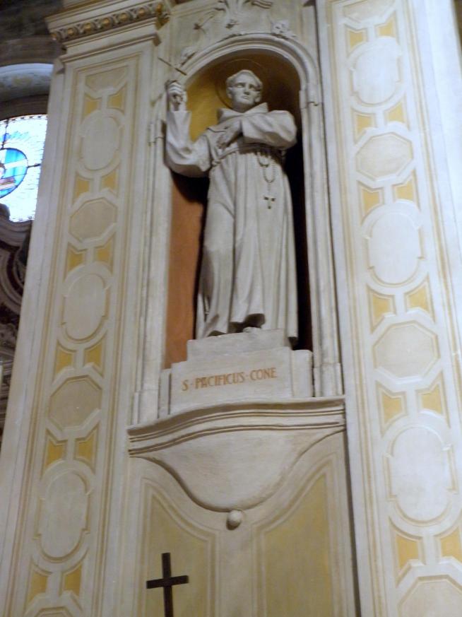 Duomo di santa sofia statue of saint pacificus lendinara