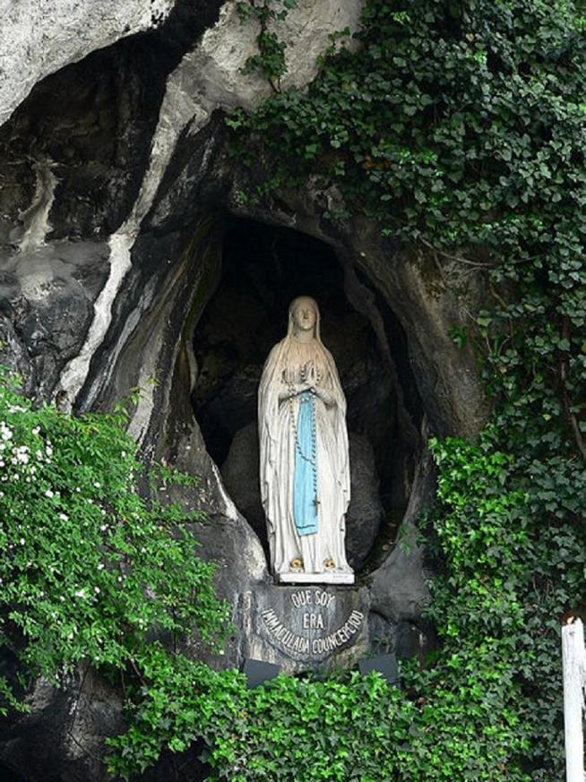 Neuvaine 2018 à Notre Dame de Lourdes pour les malades (2 - 10 février) Nd-lourdes.22