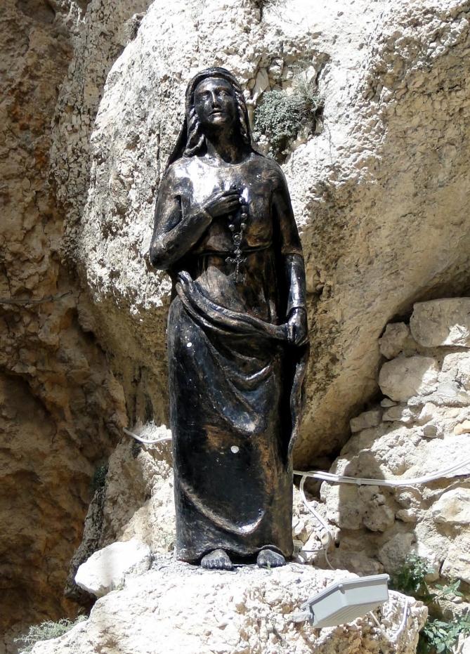 Statue of saint thecla maaloula 2